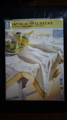 TISCHDECKE "SATIN- MITTELDECKE" TULPENSTICKEREI, OVP - Bild 1 von 3