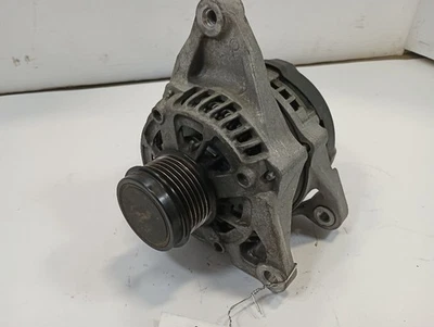 Alternador de 100 amperios de Toyota RAV4 2015 2,5 L 12161877 Foto 1 de 4
