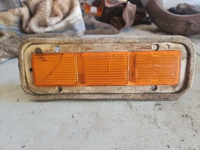 1971 PLYMOUTH ROADRUNNER SATELLITE GTX ОРИГИНАЛЬНЫЙ ГАБАРИТНЫЙ ФОНАРЬ  - Изображение 1 из 4