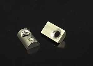 8020 Inc EQUIVALENTE inox serie 10 M6x1,0 dado a T roll-in con molla a sfera #3668 - Foto 1 di 1