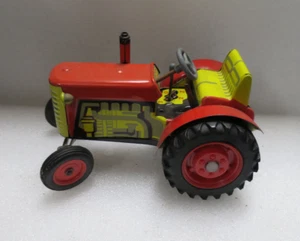 KOVAP TIN ZETOR TRACTOR CLOCKWORK EXCELLENT CONDITION SEE PHOTOS - Picture 1 of 6