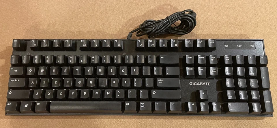 GIGABYTE FORCE K83 USB-wired Gaming Mechanical Keyboard / Black - Image 1 of 3