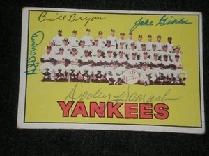 1967 TOPPS NEW YORK YANKEES TEAM CARD #131 SIGNED BY 4 - Picture 1 of 1