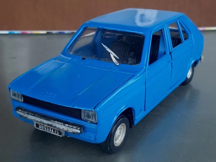 Burago BBurago Polistil Peugeot 104 1/24 - Immagine 1 di 4