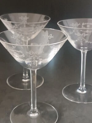 Cristal St Louis Ancien 3  Coupes A Champagne Gravées Motif Louis XVI - Photo 1/4