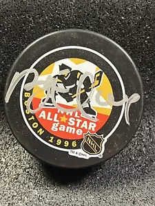 BRETT HULL Signed 1996 Boston NHL All-Star Game Official Puck Beckett Auto - Picture 1 of 2