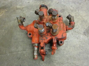 Gehl 2500 Skid Steer Loader Hydraulic Control Valve 600584 - Picture 1 of 5