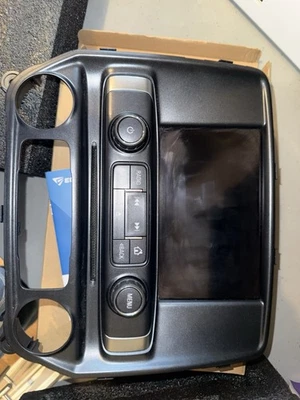 2016 雪佛兰索罗德 1500 原始设备制造商收音机套件带 CD 播放器和框架 — 第 1/4 张图片