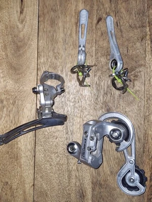 Mini grupo vintage SunTour Cyclone M II RD, FD, DT Shifters Japão   - Imagem 1 de 4