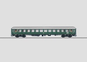 Märklin Gauge 1 58021 Passenger Car 2Nd Class Green DB Interior Lighting - Picture 1 of 1