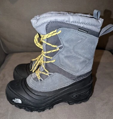 THE NORTH FACE Kid's 2 Aloenglow V Waterproof Boots Gray NF0A5LXF. Size 2 - Image 1 of 4