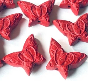 6 cuentas focales colgantes de cinabrio rojo ladrillo fuego imitación mariposa tallada 16x22 mm - Imagen 1 de 4