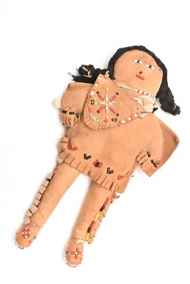 Muñeca nativa americana vintage niña india sioux con cuentas con flecos de cuero 9" de alto Foto 1 de 4