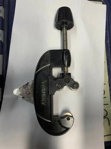 Heavy Duty Quick-Release Tube Cutter 2-1/8 in. Husky 1000 002 732 - Picture 1 of 3