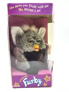 Furby 70-800 Koala vintage 1999 nero e grigio con scatola Tiger Electronics nuovo con scatola - Foto 1 di 6
