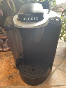 Keurig K-Classic Single Serve K-Cup Pod Coffee Pot Maker (3 Brew Sizes) Kitchen - Picture 1 of 11