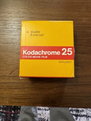 Película de película doble Kodachrome II 2 colores rollo de 8 mm 25 pies nuevo caducado 7/1984 Foto 1 de 4