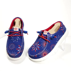 Fuochi d'artificio donna 4 luglio Hey Dude Wendy taglia 5 US. Scarpe/mocassini slip on - Foto 1 di 23