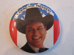 VINTAGE J.R. EWING FOR PRESIDENT PINBACK  - 2 1/4" IN DIAMETER    TUB C - Picture 1 of 2