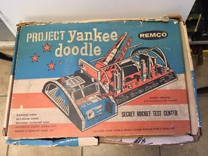 Remco Project Yankee Doodle (1959) - Centro Secreto de Pruebas de Cohetes Completo Sin Probar - Imagen 1 de 10
