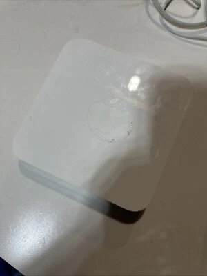 2008 Apple AirPort Extreme Base Station Model A1301 Wireless Router 002 - Image 1 of 4