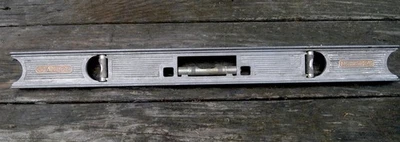 VINTAGE STANLEY SWEETHEART No 237-24" CAST ALUMINUM LEVEL w/VIAL GUARDS -EX COND - Image 1 of 4