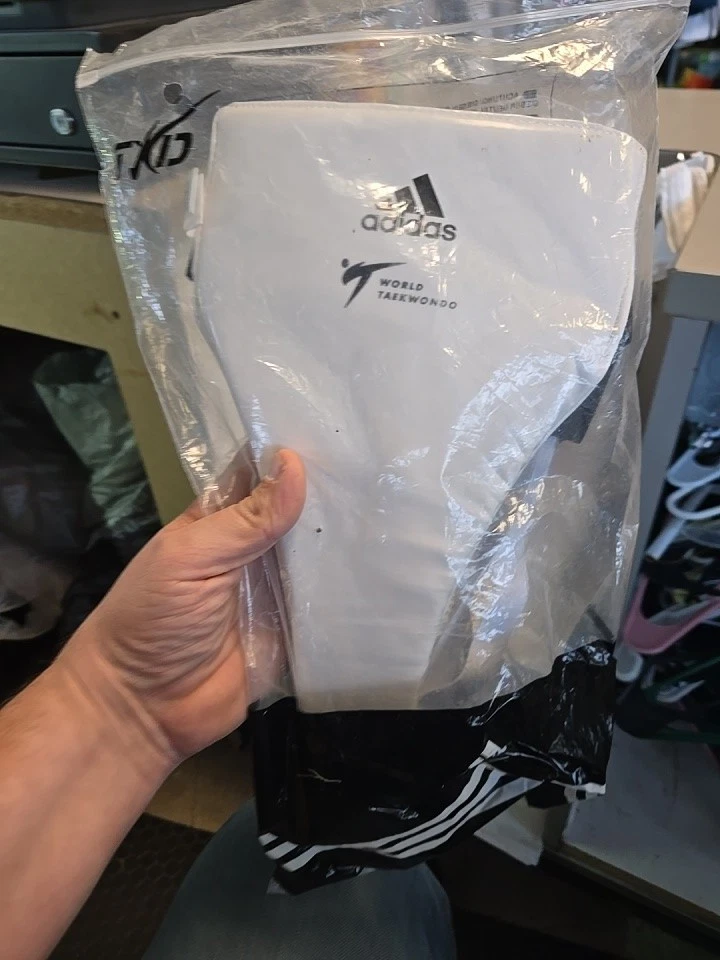 Groin Guard 女式,世界跆拳道武术,尺寸 M 阿迪达斯  — 第 1/4 张图片