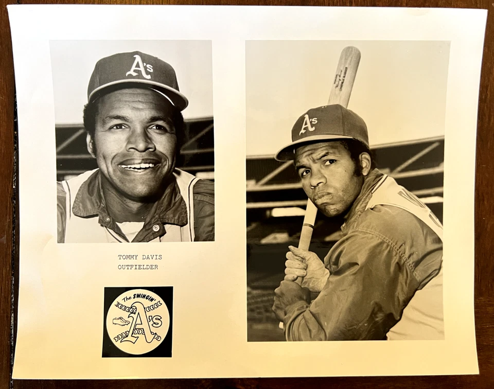 1971 OAKLAND A'S 8 X 10 GLOSEEY TEAM ISSUED TOMMY DAVIS PHOTO - Image 1 of 1