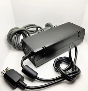 👻 Alimentation Officielle Microsoft Xbox 360 Slim 10A + Câble Mural Secteur TBE - Afbeelding 1 van 3
