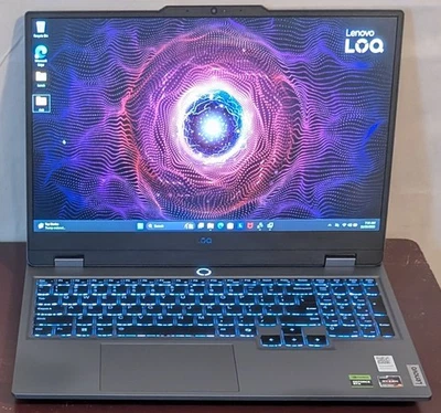 Portátil Lenovo LOQ 15.6" FHD 144Hz (Ryzen 5 7235HS, 12GB/512GB SSD, RTX 3050 6GB) Foto 1 de 4
