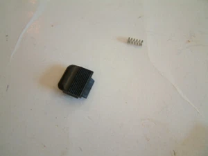 OEM IC-703/706 Series Front release latch & spring pt# 8930036691 & 8930036751 - Zdjęcie 1 z 5