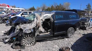 Rear Seat Belt LINCOLN NAVIGATOR Right 21 - Picture 1 of 11