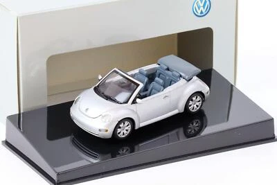 1:43 AUTOart VW Beetle Cabriolet Riflesso Argento Metallico 59758 - Immagine 1 di 3