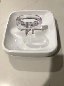 White Food Storage Lid With Clear Flip Lock Lid - Picture 1 of 4