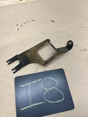 Ford F150 F250 Bronco 4.9 300 1976 77 79 80 81 82 84 soporte de montaje en bobina usado Foto 1 de 4