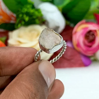 Anillo de morganita cruda: banda retorcida de plata de ley, joyería hecha a mano de piedras preciosas rosas Foto 1 de 4