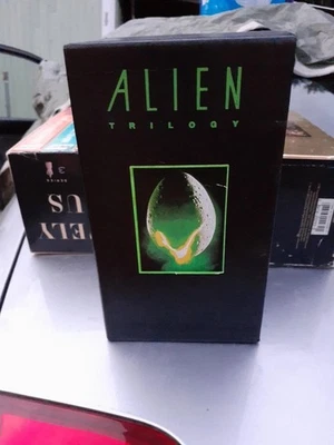 Vintage 1993 Original Alien Trilogy VHS Movie Box Set Alien, Aliens, Alien 3 - Image 1 of 2