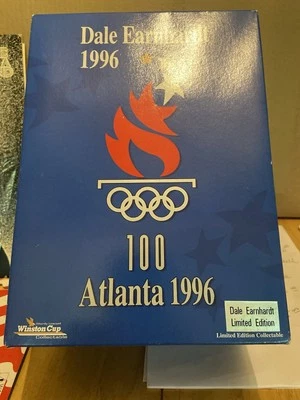 Lote de 4 autos con imagen deportiva de banco 1:24 #3 de los Juegos Olímpicos de 1996 de Dale Earnhardt Foto 1 de 4