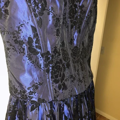 Vestido de graduación Vin McClintock espalda corsé. Años 90 azul marino/negro floral. Busto 34 cintura 30” Foto 1 de 4