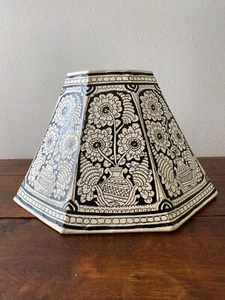 Kunsthandwerk inspirierter handbemalter achteckiger Lampenschirm aus Leder - Bild 1 von 7