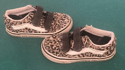 Zapatos Vans Old Skool Talla 8 Niño Pequeño Color Marrón Estampado Animal Los animales son amigos Foto 1 de 4