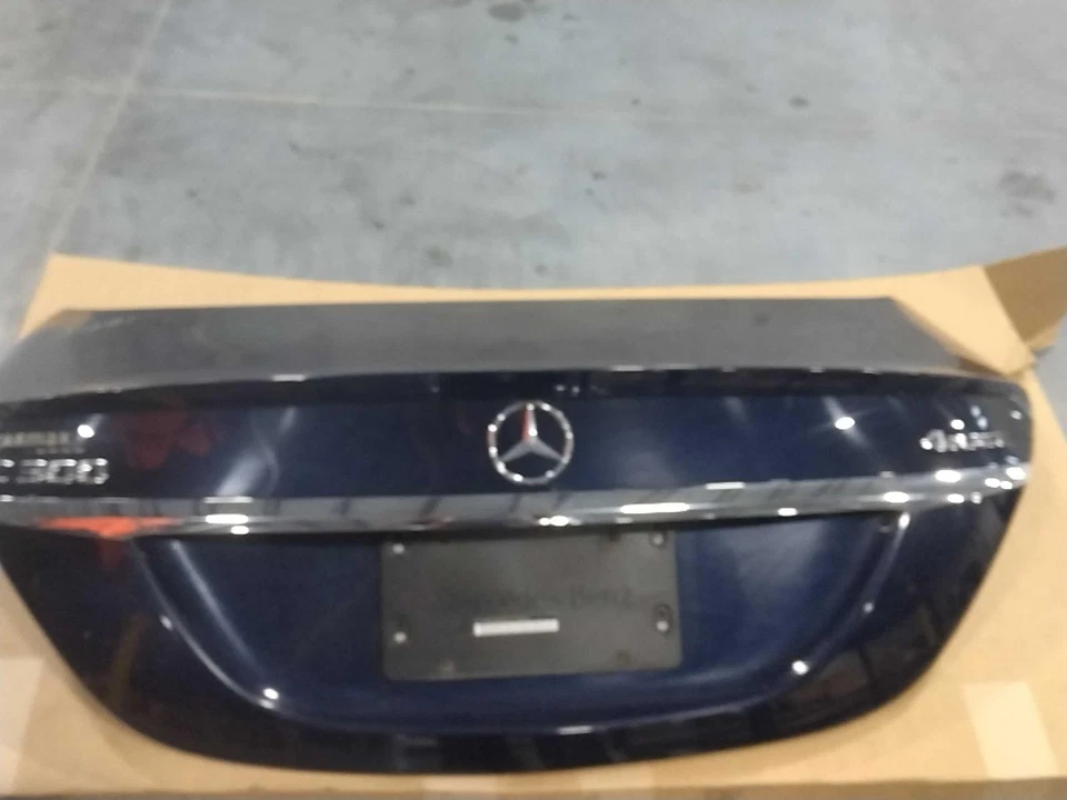 Mercedes-Benz Clase C 2016 tapa de cubierta azul OEM 2057500075 86000 millas Foto 1 de 3