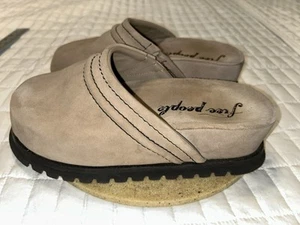 Free People Women's Milo Beige Suede Platform Slip-On Clogs, Sz 5 - Picture 1 of 12