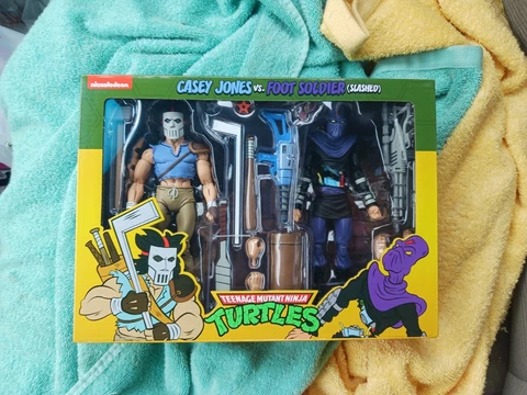 NECA:Teenage Mutant Ninja Turtles- Casey Jones vs Foot Soldier (Slashed) Mib Cover