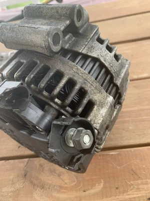 BMW E90 E92 E93 335I N54 2007 2008 2009 2010 ALTERNADOR GENERADOR FABRICANTE ORIGINAL 7557789 Foto 1 de 3