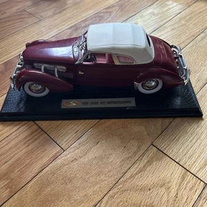 Signature diecast 1937 Cord 812 Supercharged   1:32 Die cast Car - Picture 1 of 8