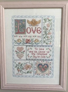 Muestreador de imágenes de punto de cruz vintage Love & Quote 1993 marco rosa - Imagen 1 de 11