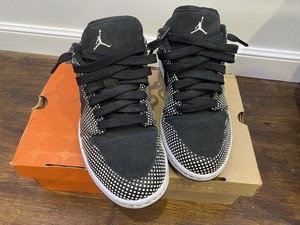 nike spotty trainers