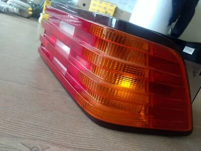 LUZ TRASEIRA DIREITA MERCEDES BENZ R129 SL500.300.320.600, NOVA GENUÍNA, VERSÃO EUA - Imagem 1 de 4