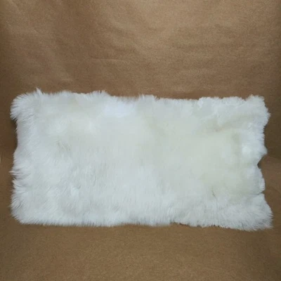 Almohada de piel de alpaca Fibre by Auskin Baby Suri relleno lumbar 11x20 crema/marfil Foto 1 de 4
